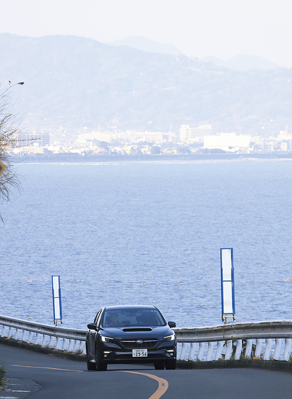 カートピア 小田原の海岸線を走るLEVORG | SUBARU